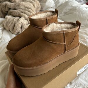UGGS CLASSIC ULTRA MINI PLATFORM